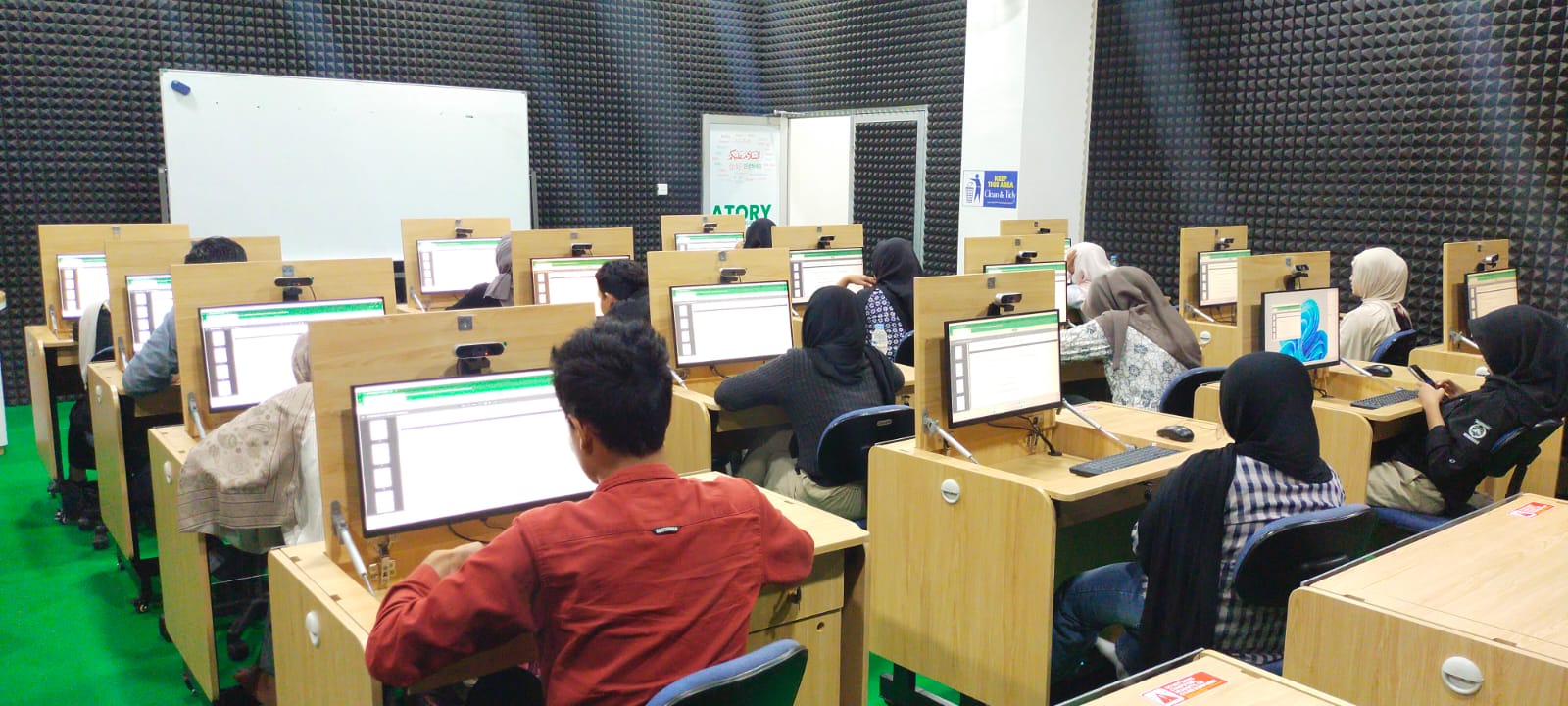 Ruang Lab Bahasa 4