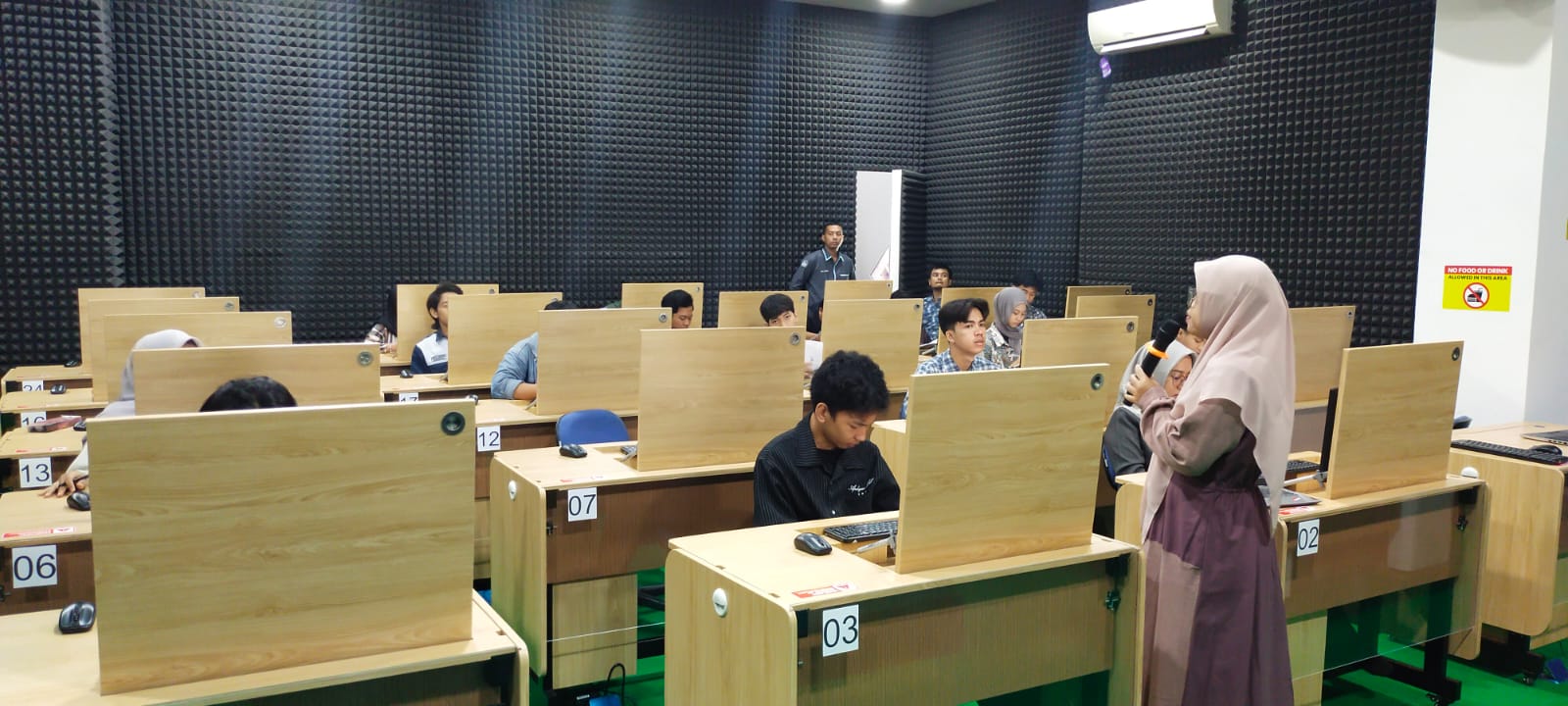 Ruang Lab Bahasa 1